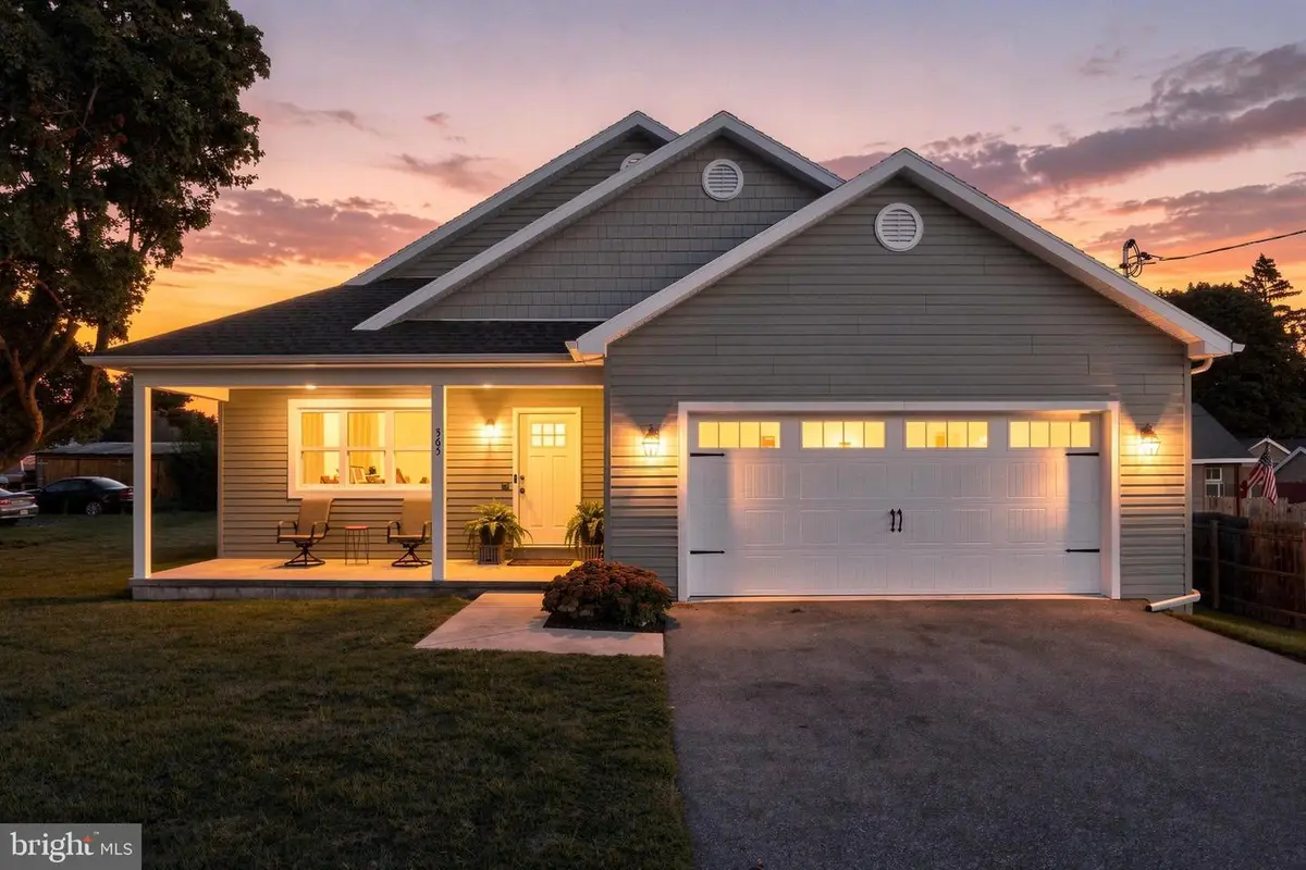 565 Stouffer Ave, Chambersburg, PA 17201 - #1