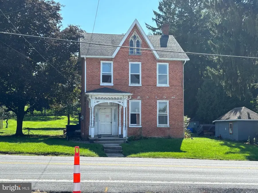 94 W Main St, Fayetteville, PA 17222 - #2