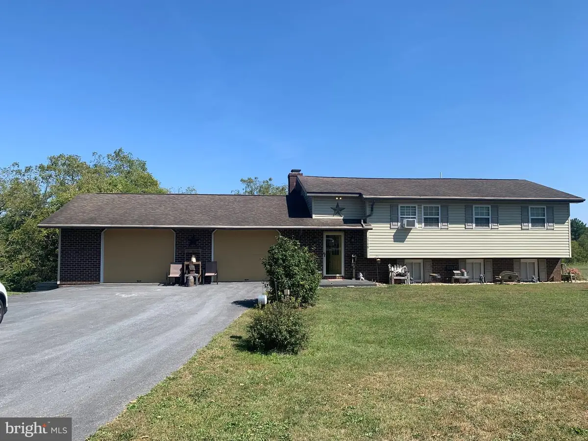 7798 Valley View Ln, Greencastle, PA 17225 - #1