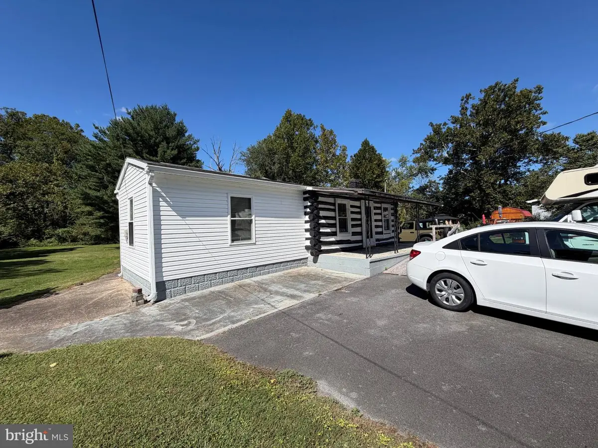 4093 Sycamore Grove Rd, Chambersburg, PA 17202 - #1