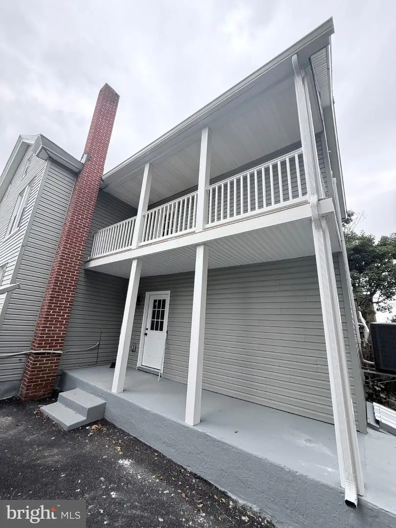 37 E 2nd St, Waynesboro, PA 17268 - #2