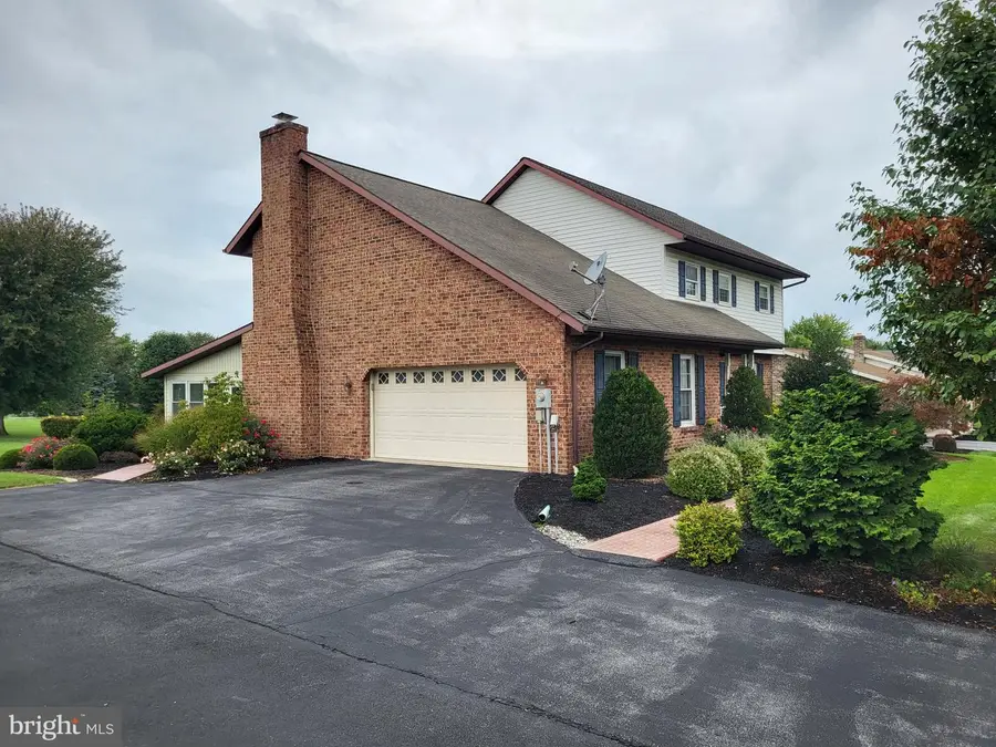 19 Obsidian Dr, Chambersburg, PA 17202 - #2
