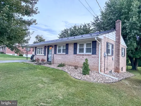 1250 Marvern Dr W, CHAMBERSBURG, PA 17202