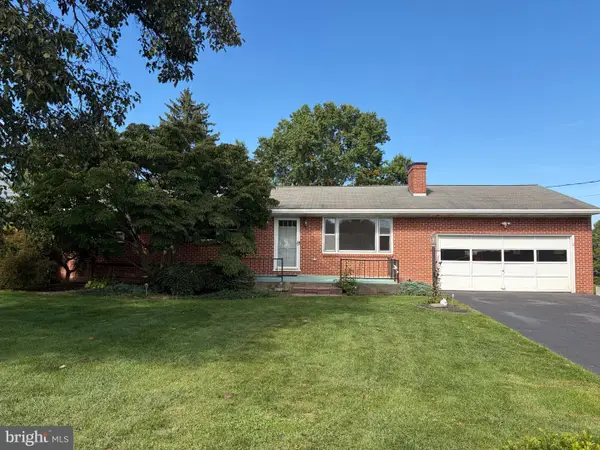 565 Lindia Dr, CHAMBERSBURG, PA 17202