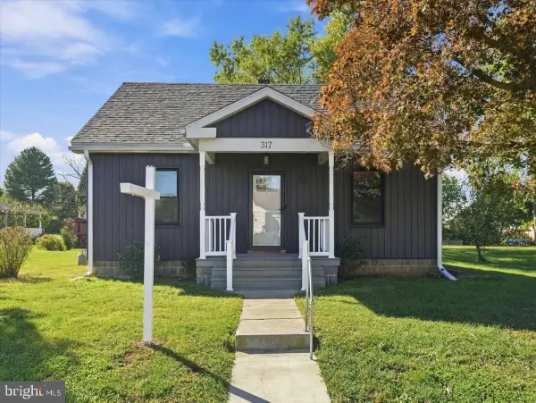 317 E Grant St, GREENCASTLE, PA 17225
