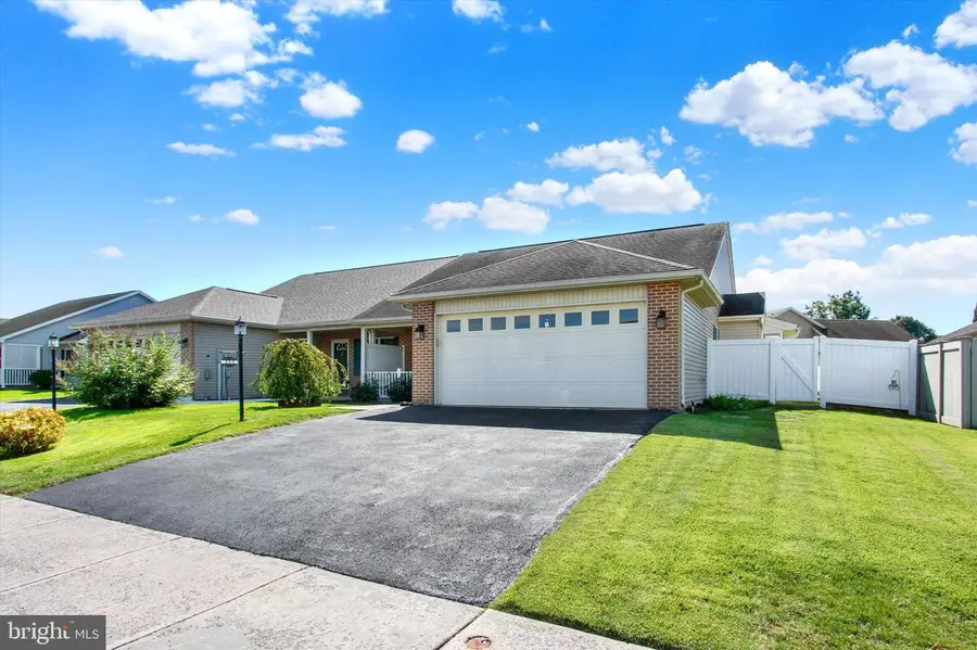 253 Lantern Ln, Chambersburg, PA 17201 - #2