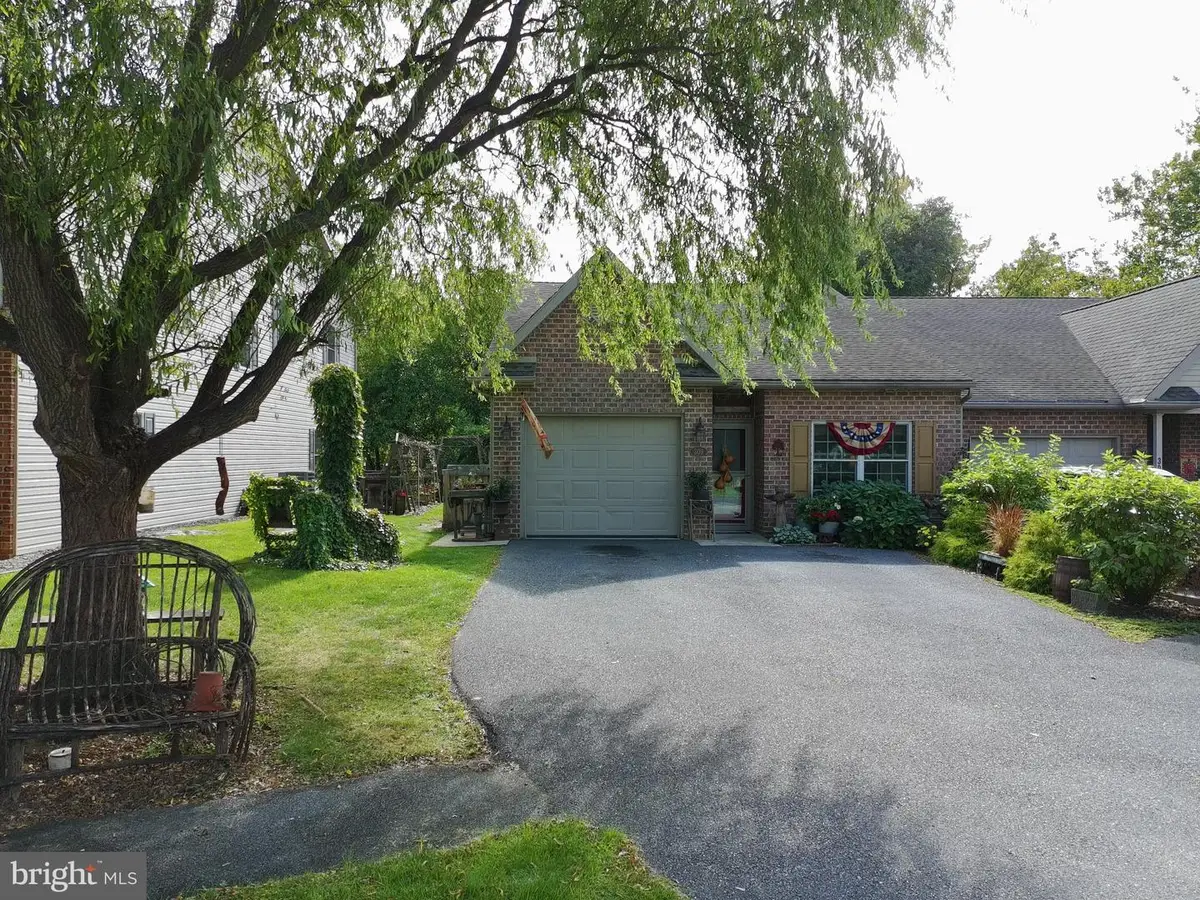 309 Stonegate Cir S, Chambersburg, PA 17201 - #1