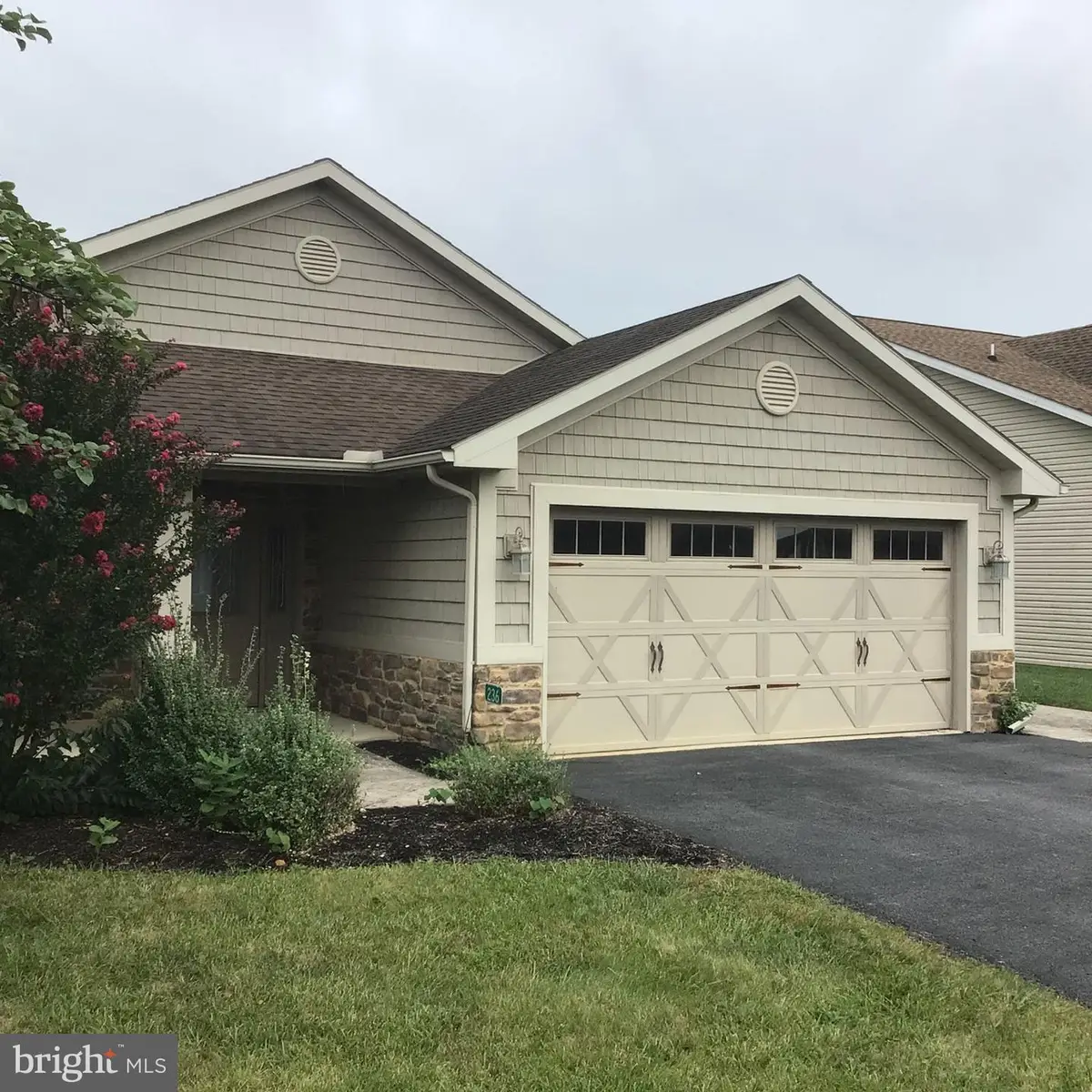 236 Park View Dr, Chambersburg, PA 17201 - #1