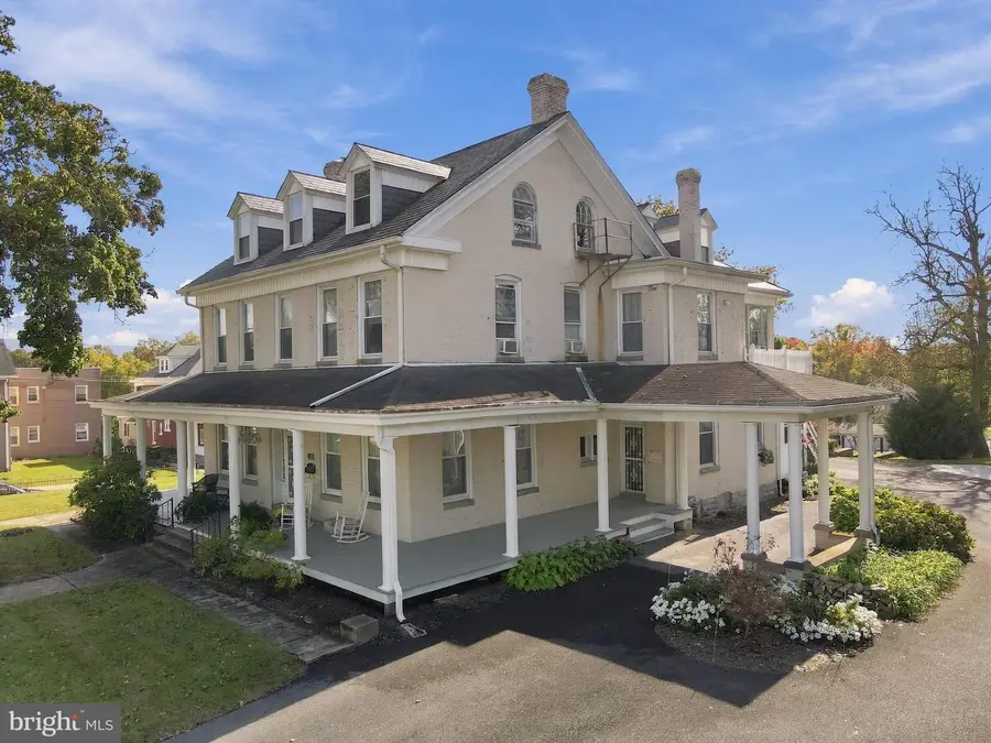 120 E 3rd St, Waynesboro, PA 17268 - #3