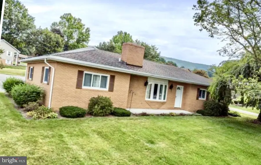 422 Pyle Dr, McConnellsburg, PA 17233 - Image #2