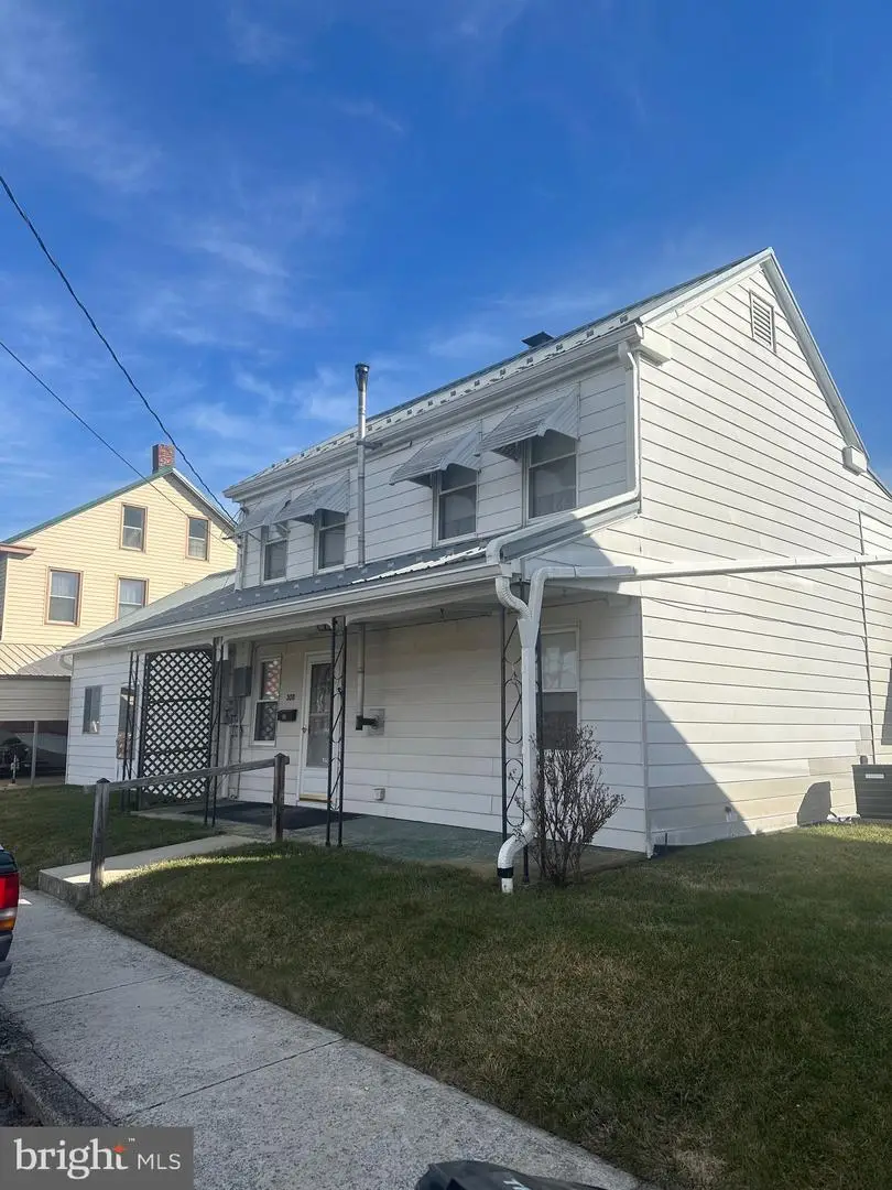 308 N 3rd St, McConnellsburg, PA 17233 - Image #2