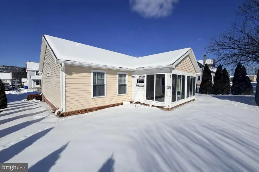 318 N 3rd St, McConnellsburg, PA 17233 - #2