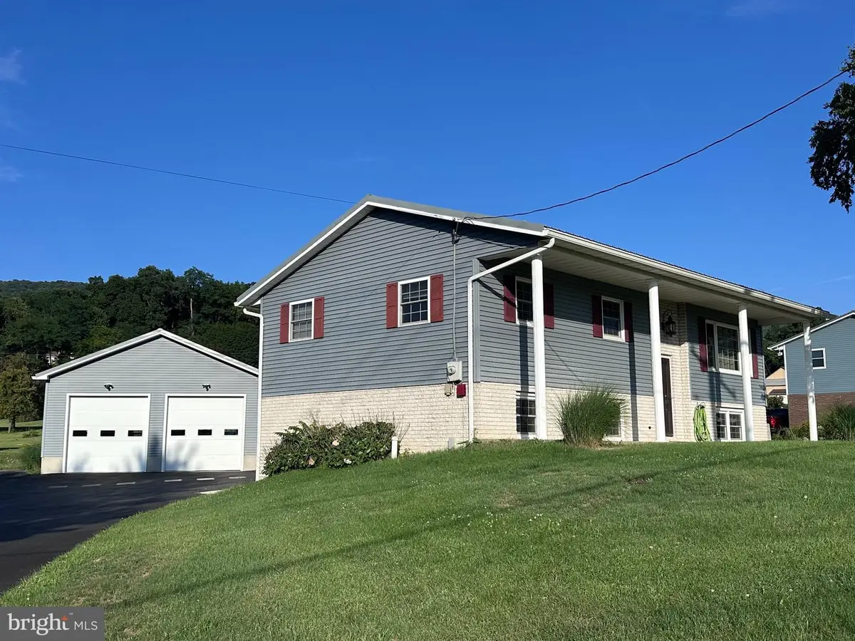 523 Buchanan Trl, Ayr, PA 17233 - #1