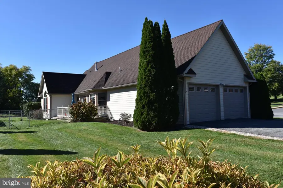 105 Hohman Dr, McConnellsburg, PA 17233 - #3