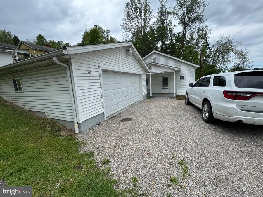 135 Hillman St, Greensboro, PA 15338 - #2