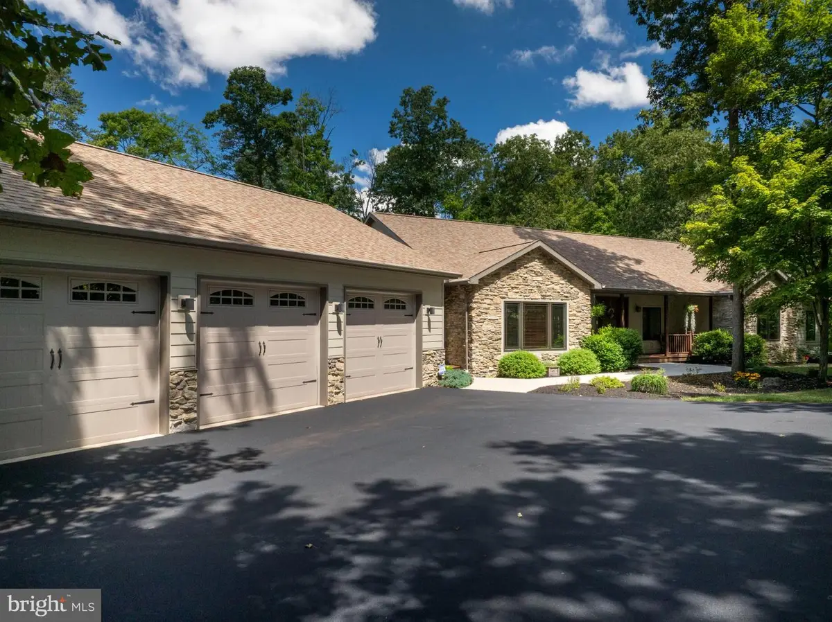 12946 Lakeland Dr, Hesston, PA 16647 - #1