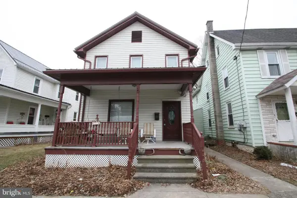 48 Market St, MOUNT UNION, PA 17066