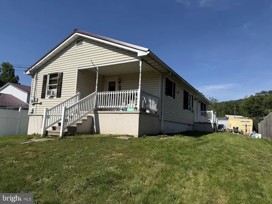 667 Cromwell St, Orbisonia, PA 17243 - #2
