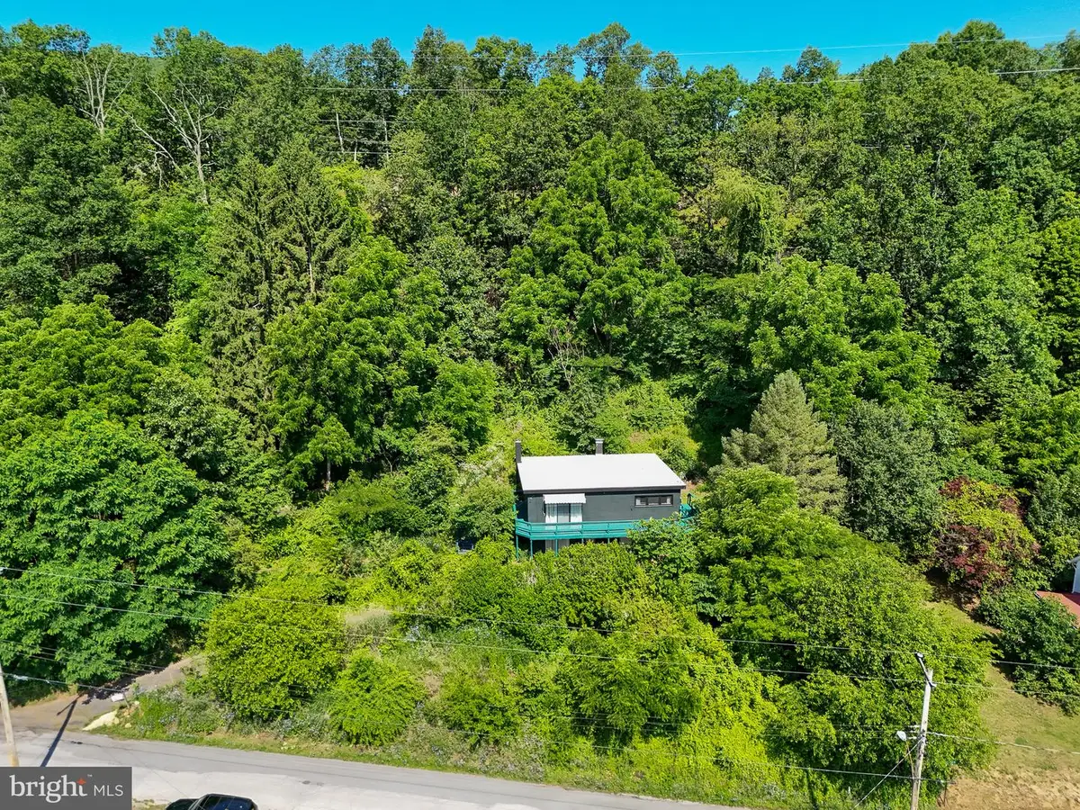 510 S Washington St, Mount Union, PA 17066 - #1