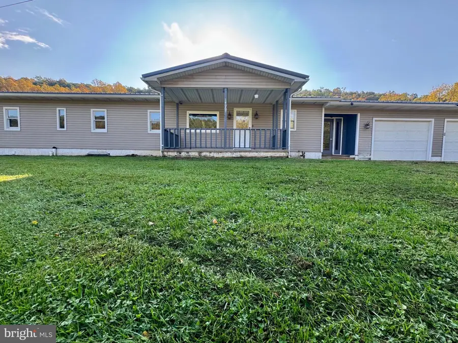 14967 Bilger Rd, Mount Union, PA 17066 - #2