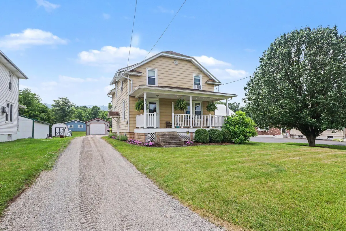 484 E Main St, Thompsontown, PA 17094 - #1