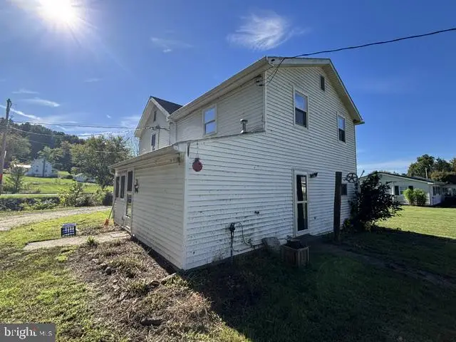 25 Clark Ln, Honey Grove, PA 17035 - #2