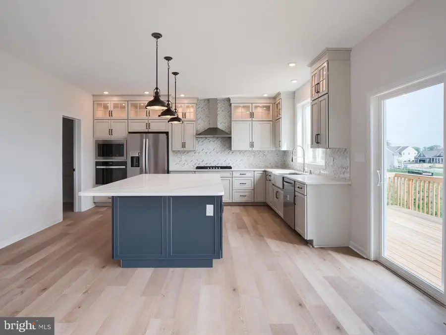 232 West Side Dr, Lititz, PA 17543 - Image #2