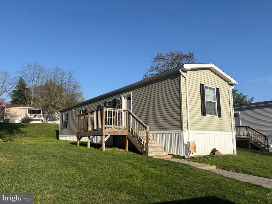 4 Ponderosa Ln, New Providence, PA 17560 - Image #2