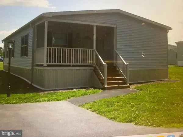 13 Amber Cir, NEW HOLLAND, PA 17557
