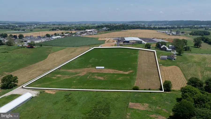 35 Kinzer, Paradise, PA 17562 - Image #2