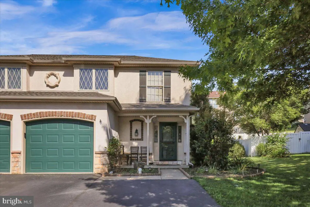 53 Hawk Ln, Ephrata, PA 17522 - Image #1