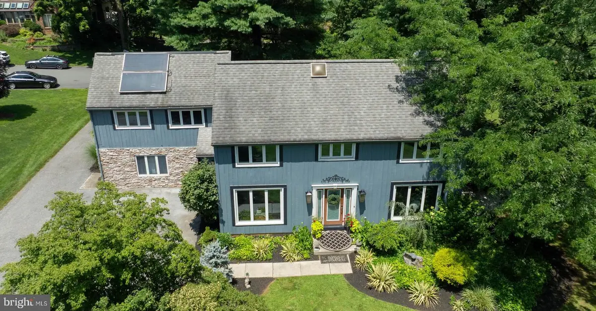 2 Whitcraft Dr, Lititz, PA 17543 - Image #1