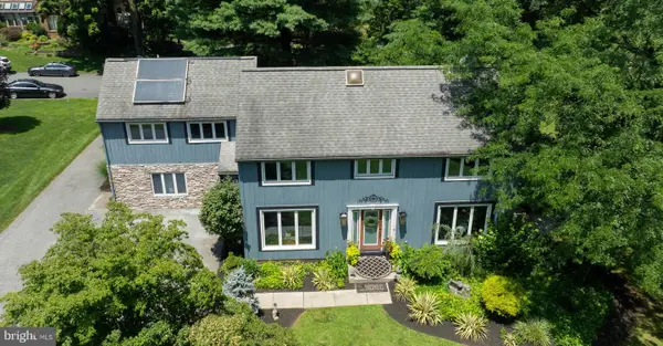 2 Whitcraft Dr, LITITZ, PA 17543