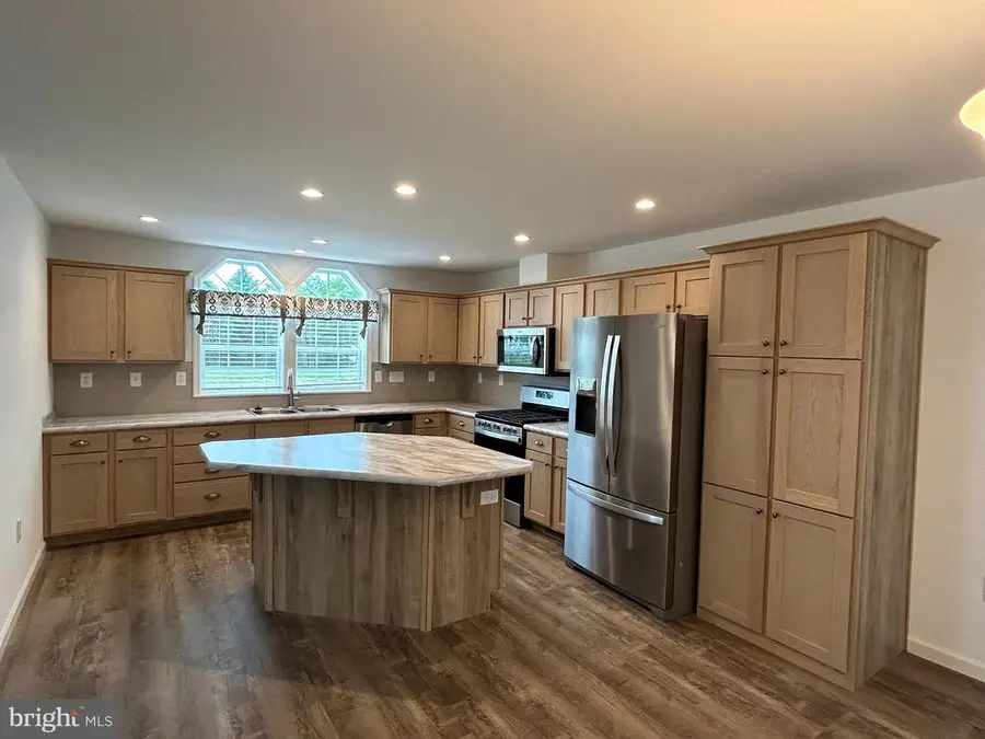 403 Eastwood Ln, Lancaster, PA 17601 - Image #3