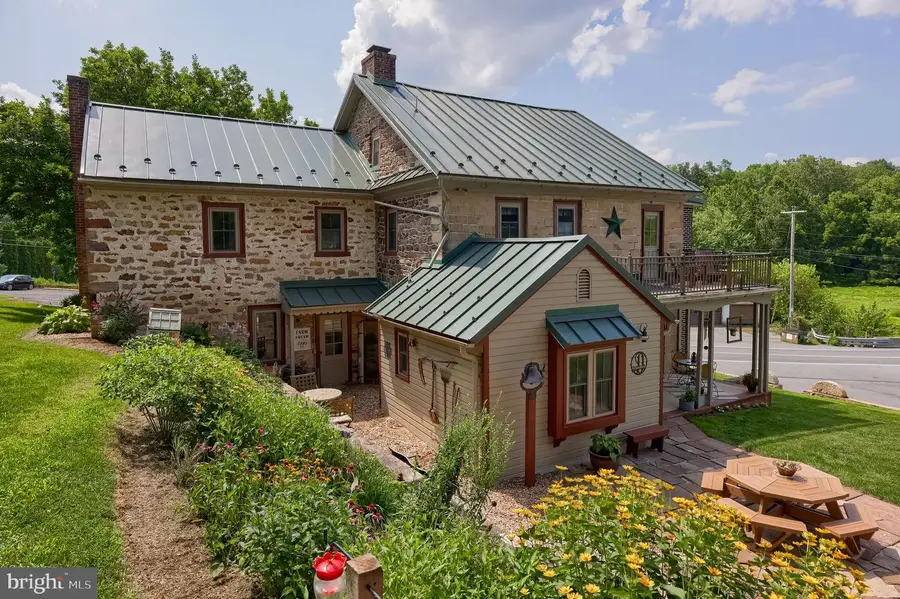 335 N Clay Rd, Lititz, PA 17543 - Image #2