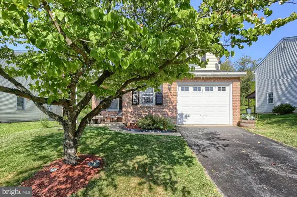 214 Linda Ter, EPHRATA, PA 17522