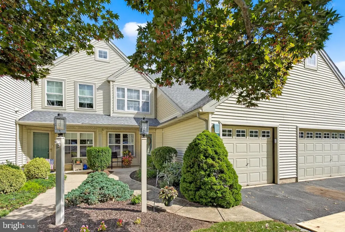 101 Hawk Valley Ln, Denver, PA 17517 - Image #1