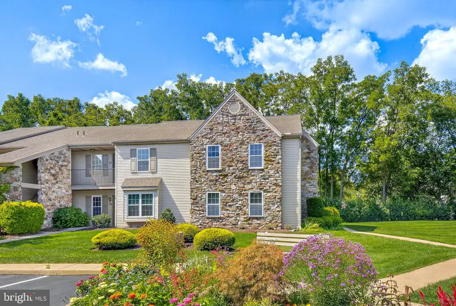 212 Greenview Dr, Lancaster, PA 17601 - Image #2