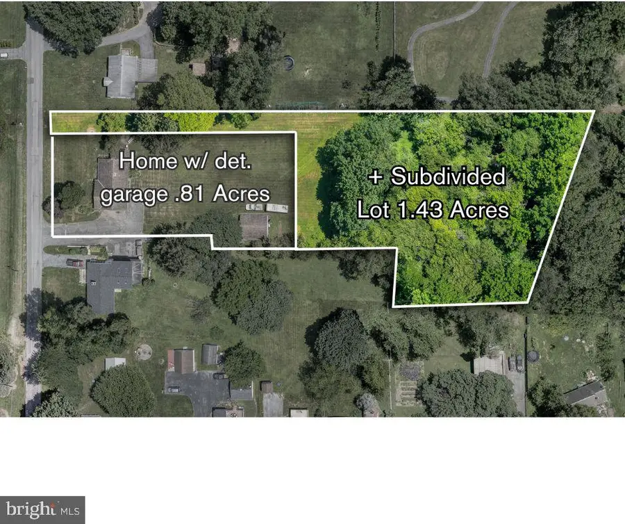 2460 Honeysuckle Ln, Lancaster, PA 17603 - Image #2