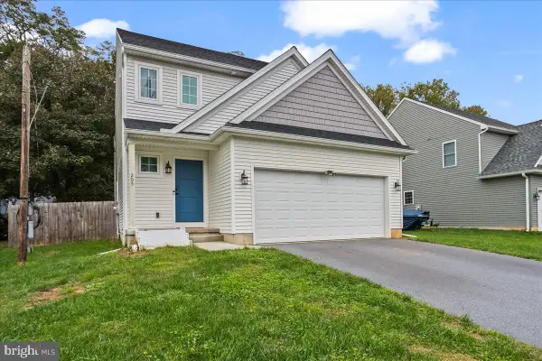 205 E Main St, BROWNSTOWN, PA 17508