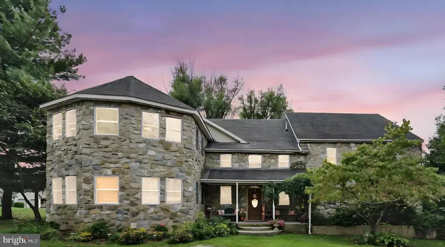 742 Power Rd, Manheim, PA 17545 - Image #2