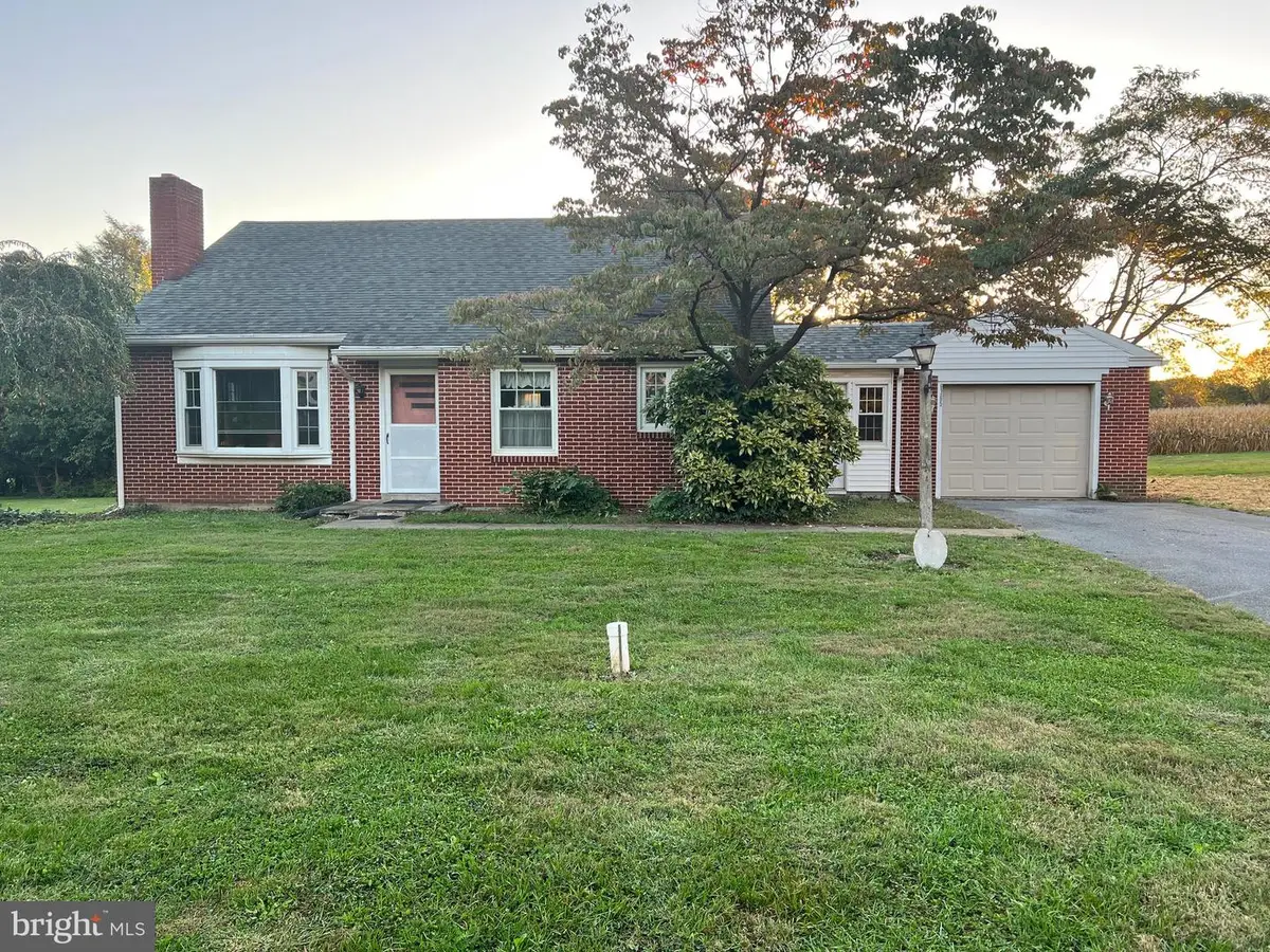 6365 Main St, East Petersburg, PA 17520 - Image #1