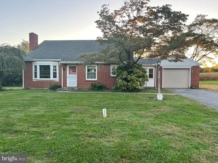 6365 Main St, East Petersburg, PA 17520 - Image #2