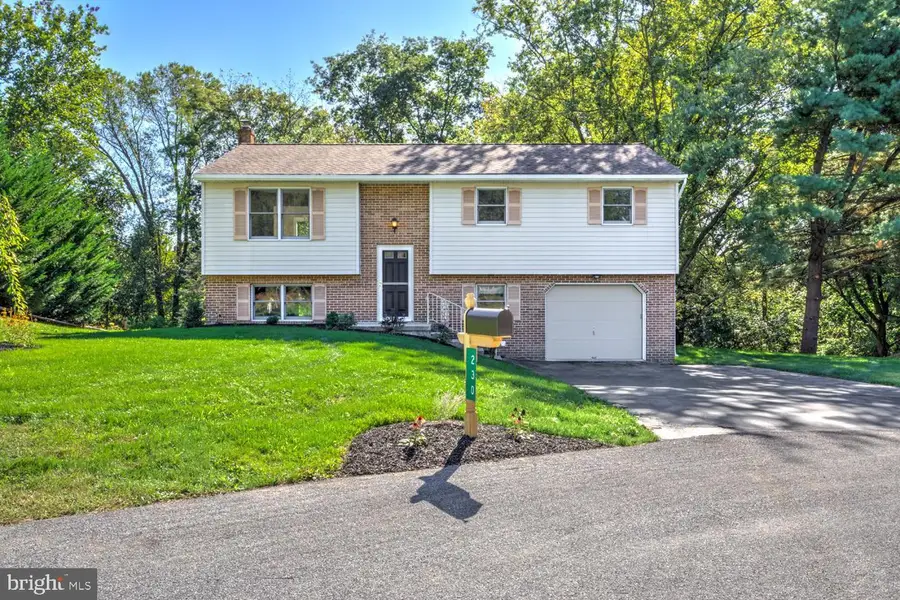 230 Hickory Dr, Lititz, PA 17543 - Image #3