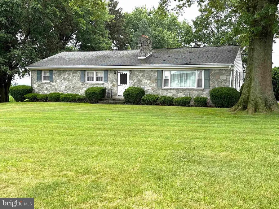 420 Linden St, Terre Hill, PA 17581 - Image #2