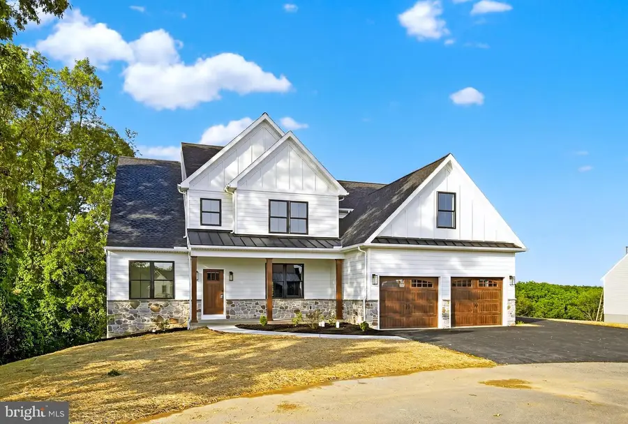 2328 Rockvale Rd, Lancaster, PA 17602 - Image #2