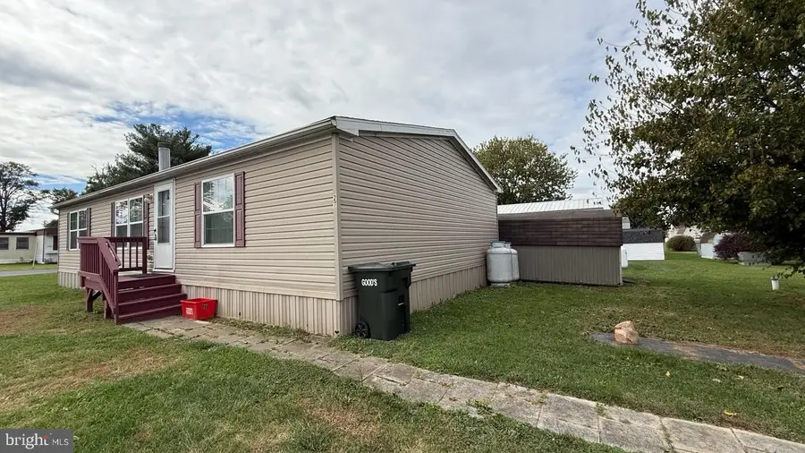 27 Penn Valley Vlg, Lititz, PA 17543 - Image #2