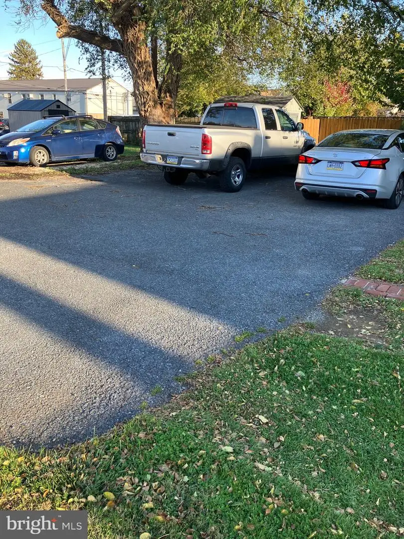 157 S Charlotte St, Manheim, PA 17545 - Image #2
