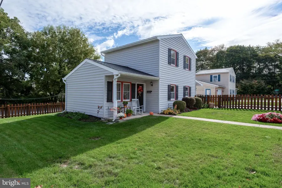 11 E Sunset Ave, Ephrata, PA 17522 - Image #3