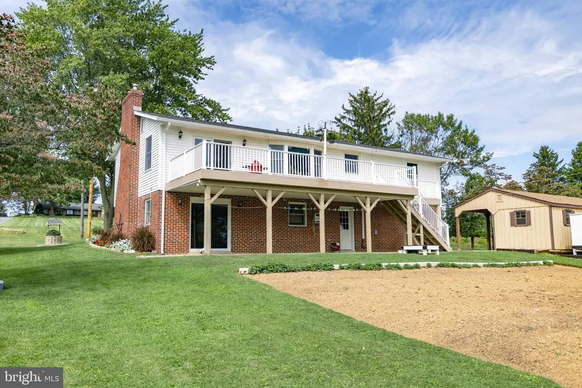 425 Mill Creek Rd, Bird In Hand, PA 17505 - Image #1